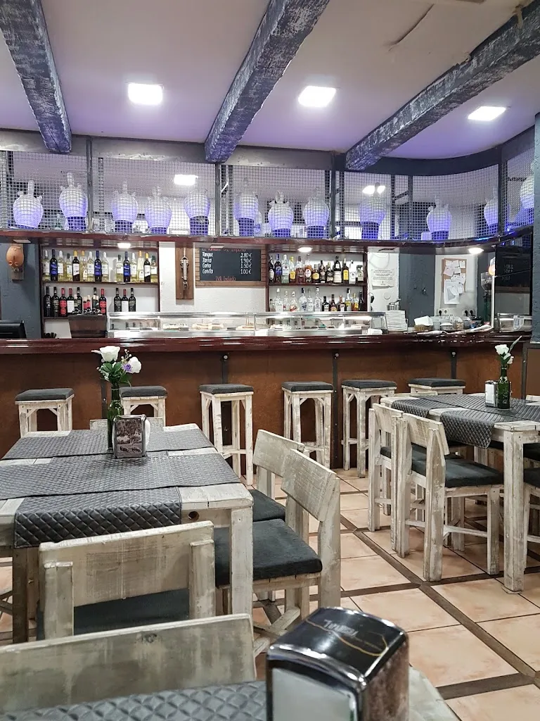 Howard Jones_THE TAPA NEGRA Gastrotapería -Altozano-_Albacete_review