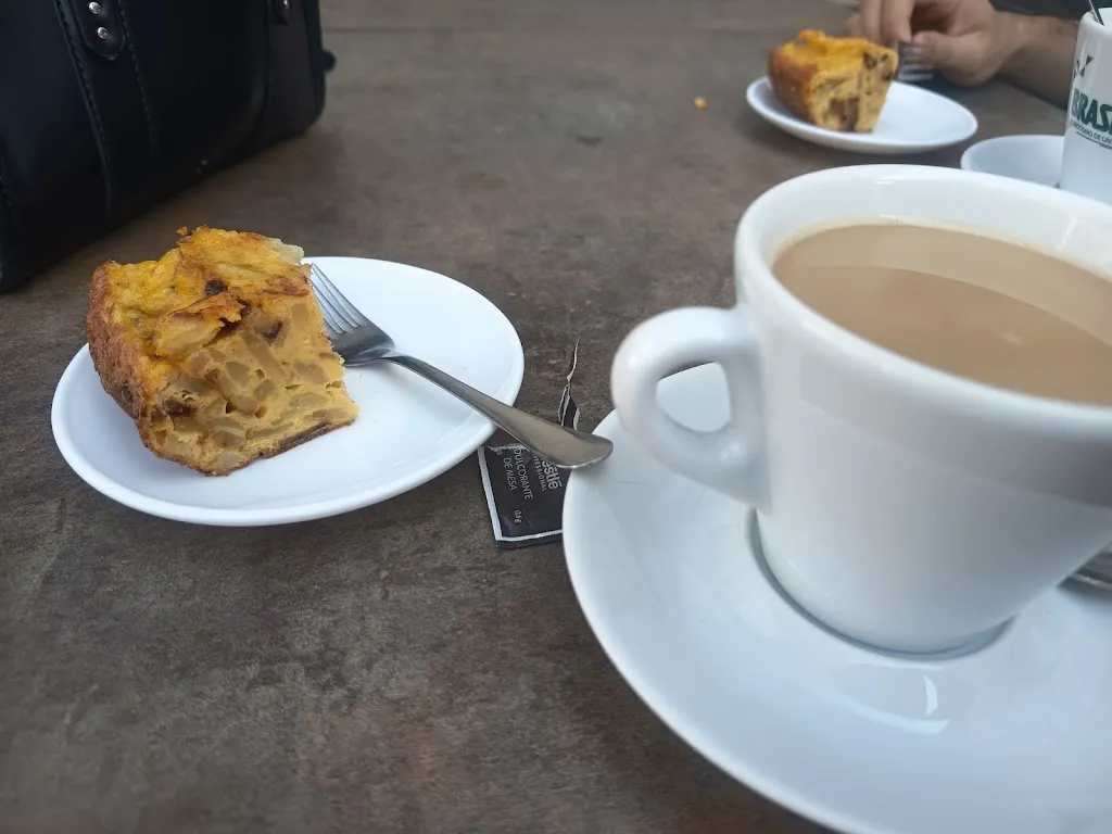 Elena Herrera_Cafetería Restaurante El Cine_Santibáñez el Bajo_review