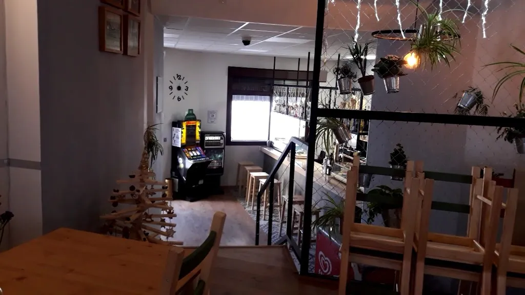 Cafetería Restaurante El Cine_Santibáñez el Bajo_slider_image_2