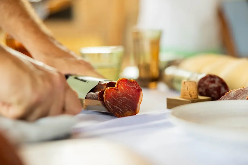 Ibéricos Casa la Abuela - Sabor a pueblo_Santibáñez el Bajo_slider_image_3