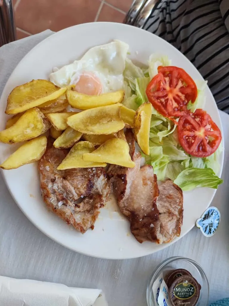 Cafeteria-Restaurante La Piscina_Serrejón_slider_image_2