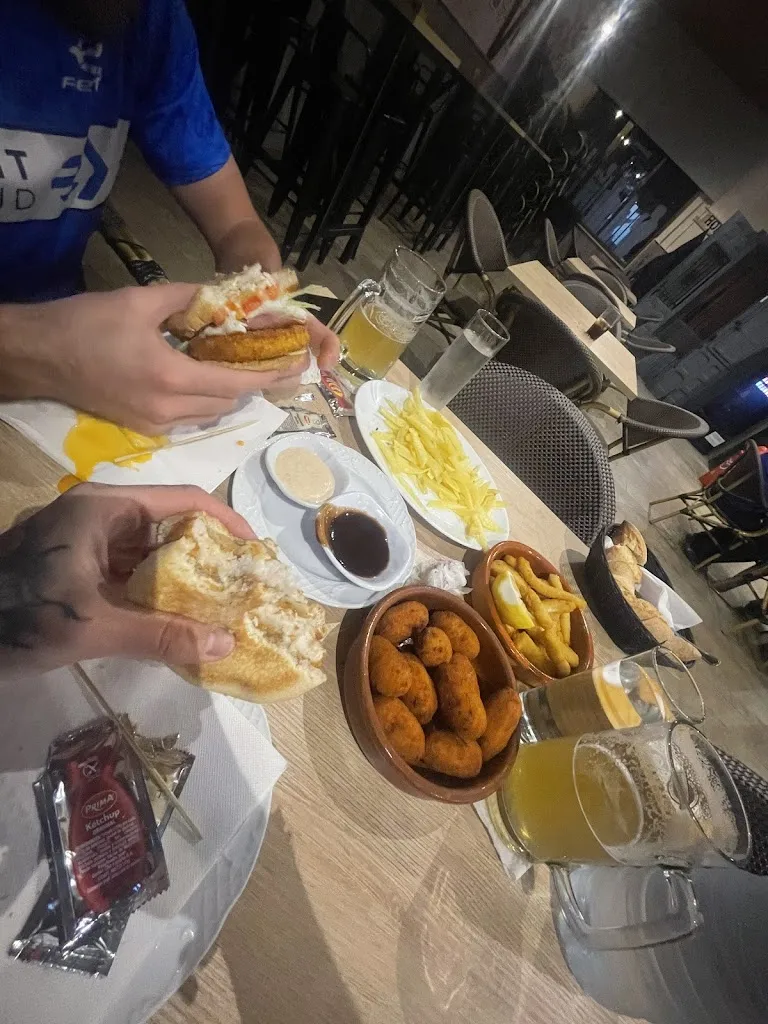 Raúl Sánchez Ocaña_Bar Nora_Serradilla_review