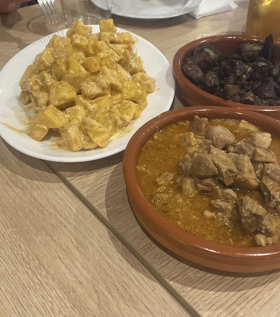 Aser Muñoz_Bar Nora_Serradilla_review