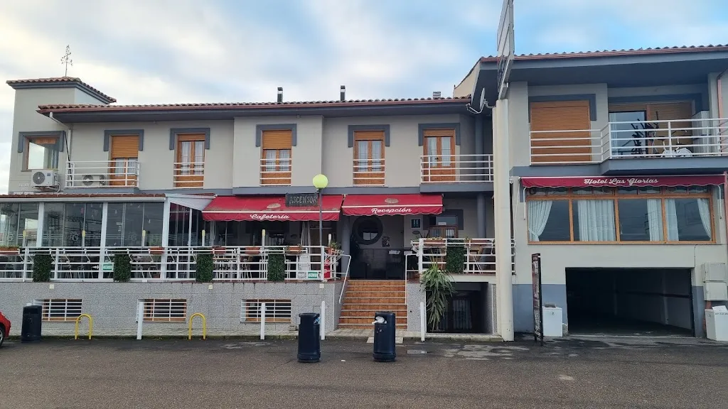 Nick Pais_HOTEL - RESTAURANTE LAS GLORIAS_Torre de Santa María_review