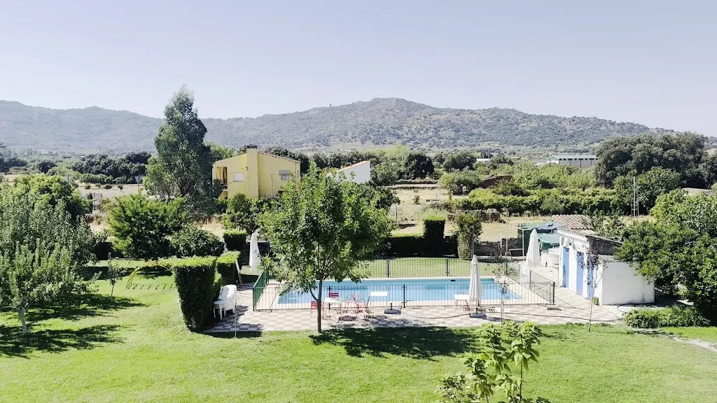 HOTEL - RESTAURANTE LAS GLORIAS_Torre de Santa María_slider_image_2