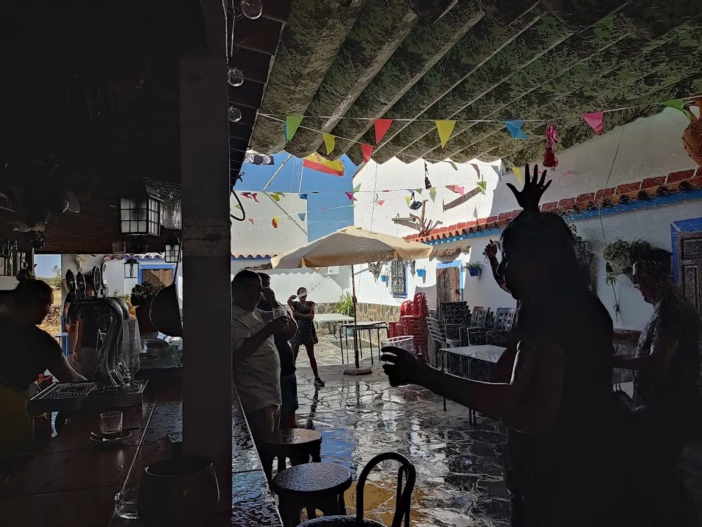 Juan Manuel Sánchez Turrión_Disco-Pub Rentero_Torrecillas de la Tiesa_review