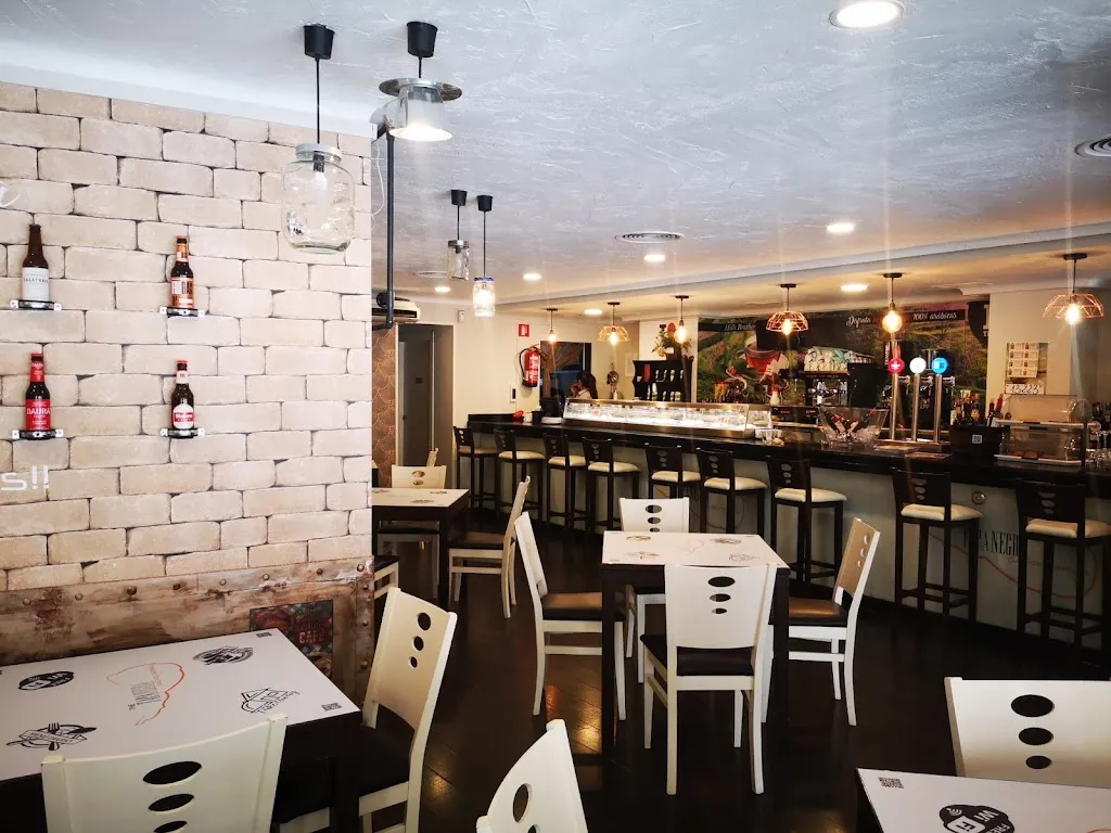 Restaurante The Tapa Negra_Albacete_slider_image_1