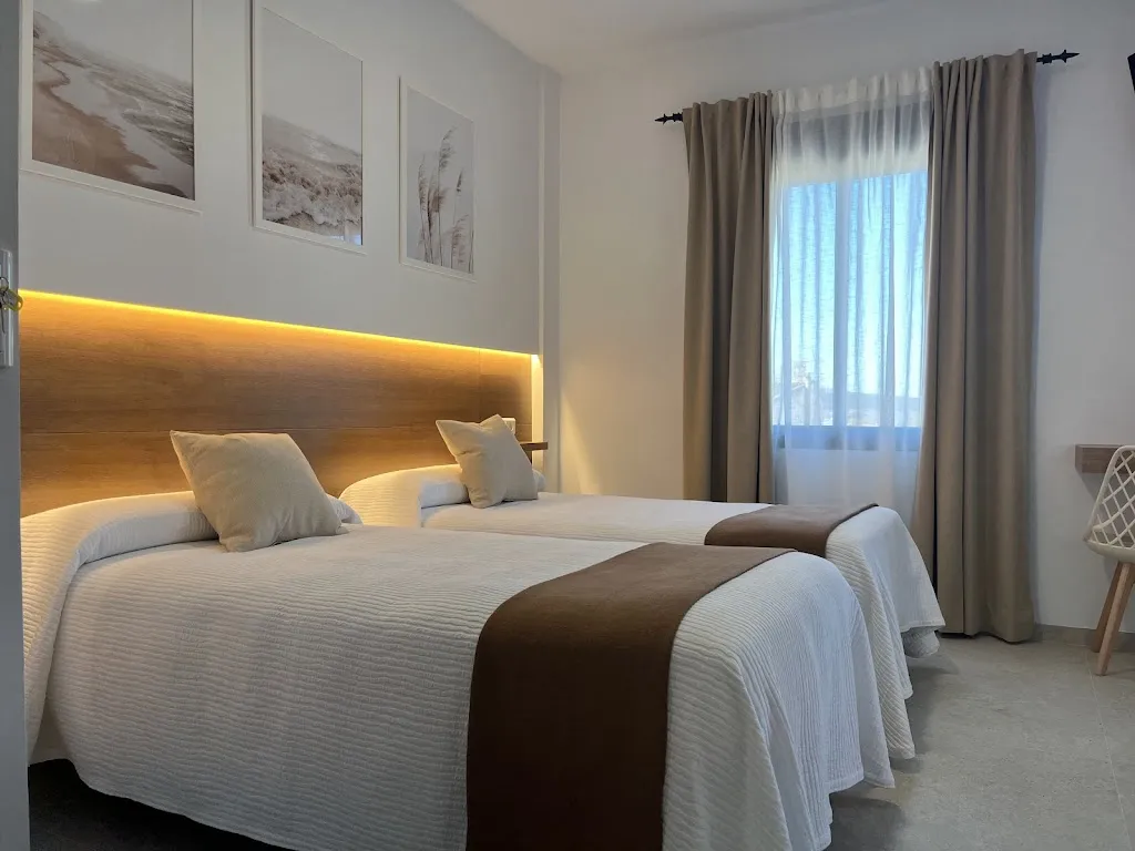 Hostal - Restaurante PARADOR DE LOS LLANOS_Torreorgaz_slider_image_3