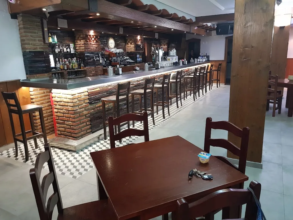BAR LEON restaurant in Torreorgaz