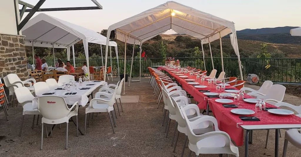 Bar De Cañas restaurant in Valdecañas de Tajo