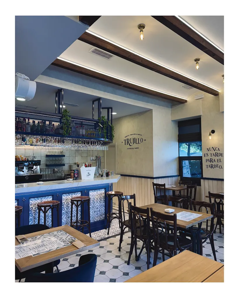 Restaurante Trujillo Metales_Trujillo_slider_image_2