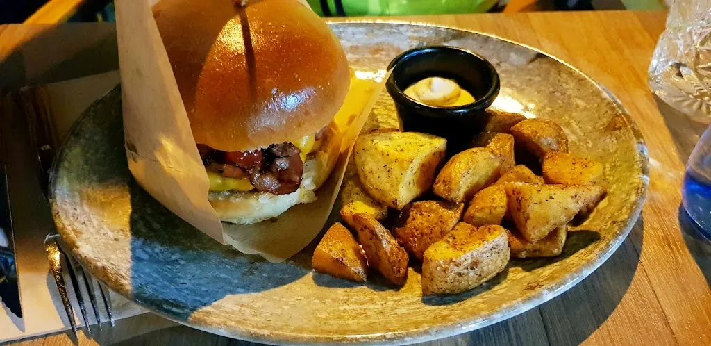 Menu_Trujillo Burgers Bustamante | Hamburguesas Atocha-Mendez Alvaro_Trujillo_image_6