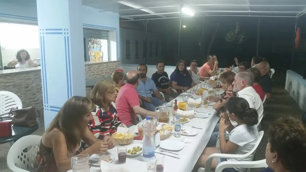 Leon's Pub restaurant in Torremocha