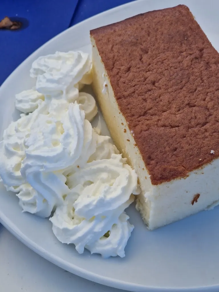 Luis J. Calvo_Café Bar La Canchala_Valdehúncar_review