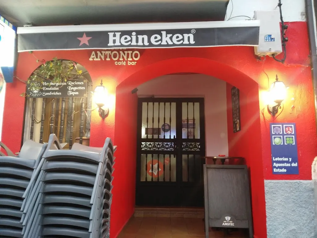 Café Bar CASA ANTONIO restaurant in Valdeobispo