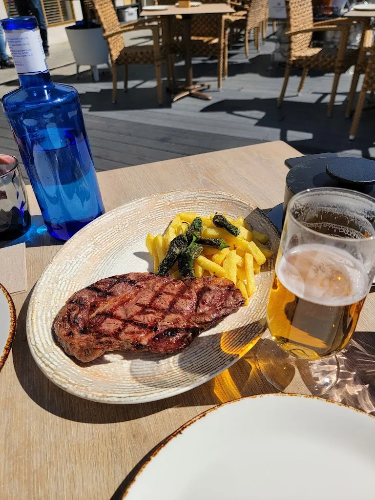 Michael Hillary_Divina Locura_Valdefuentes_review