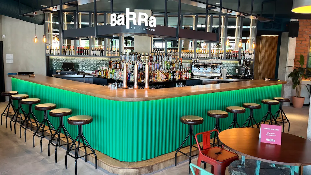 BaRRa de Pintxos Valdebebas restaurant in Valdefuentes