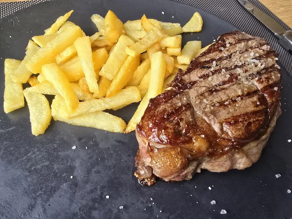 Paquito Rodriguez_Restobar 1966 Casa da Troya_Valdefuentes_review