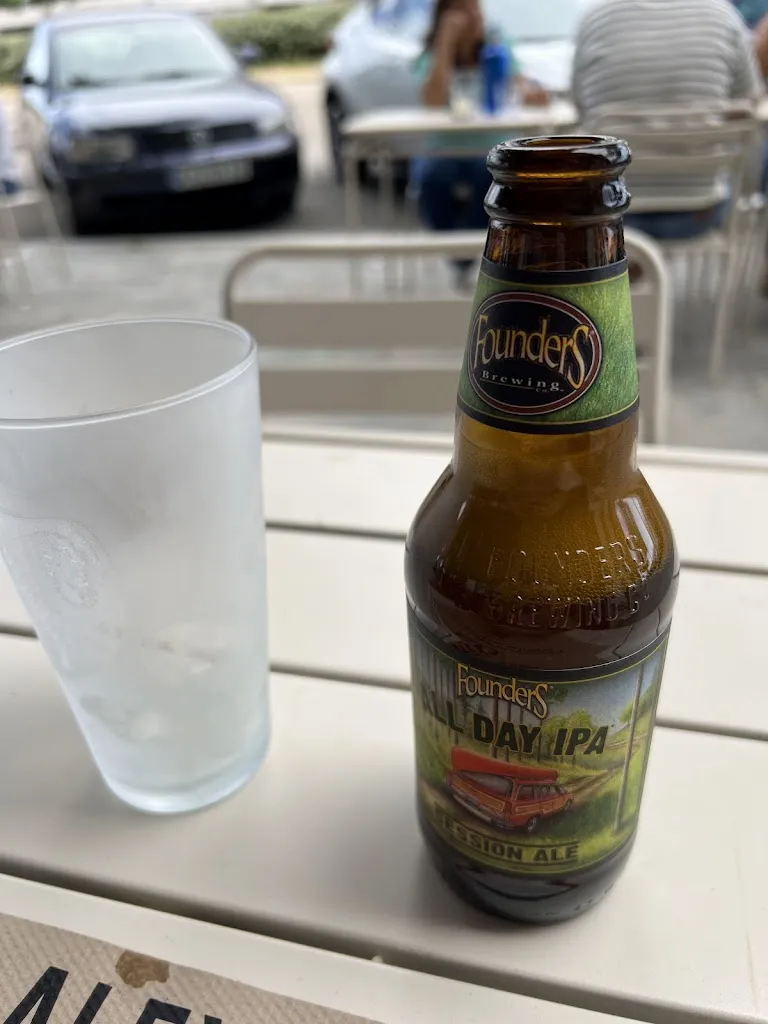 Doga Ozyurekli_ALEXS Slow Smoked BBQ_Valdefuentes_review