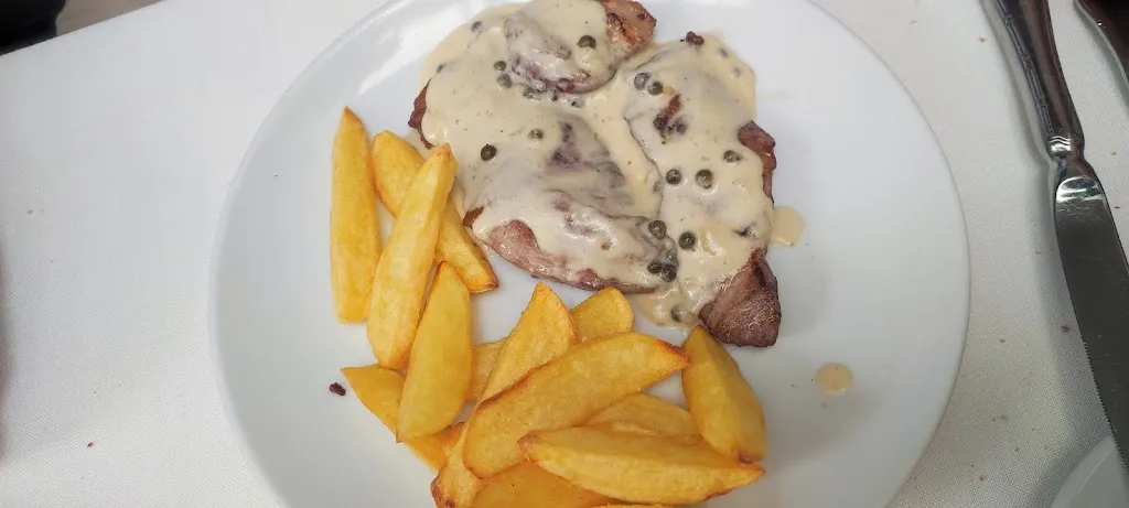 Bea R_La Casa Gabriel por A.Navarro_Villanueva de la Sierra_review