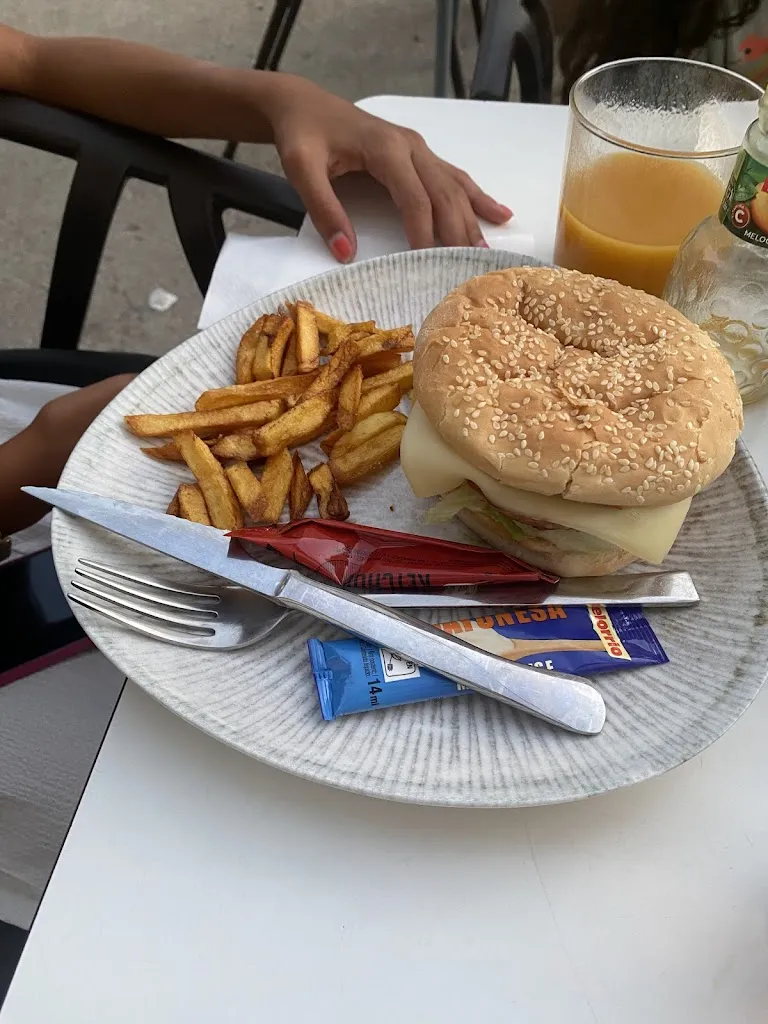 Sharalyn Garcia_Café Bar Alía_Villanueva de la Vera_review