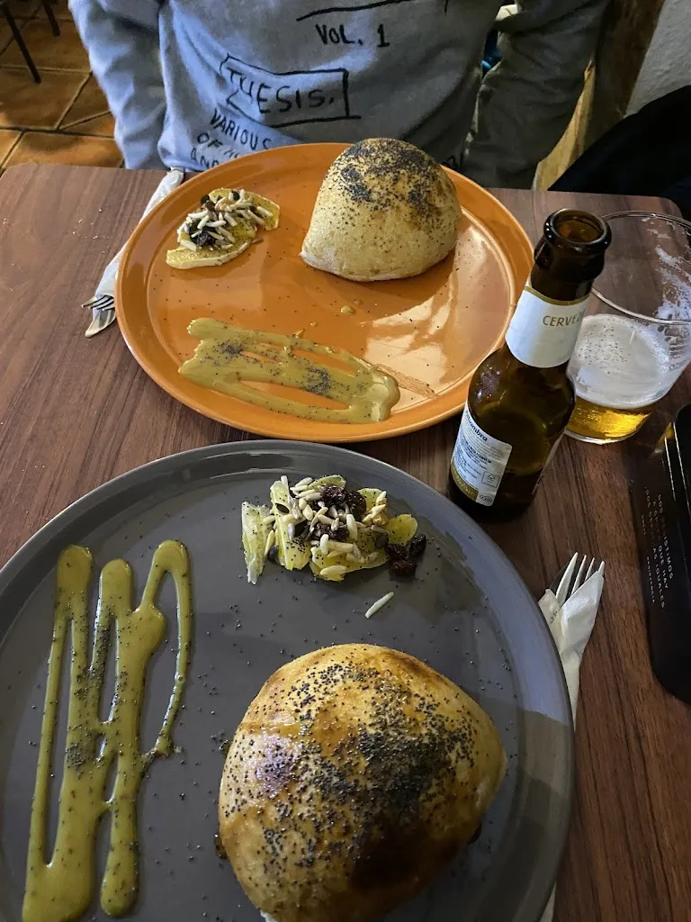 Aroa Castroviejo Mera_Bar Avenida 2.0_Villasbuenas de Gata_review