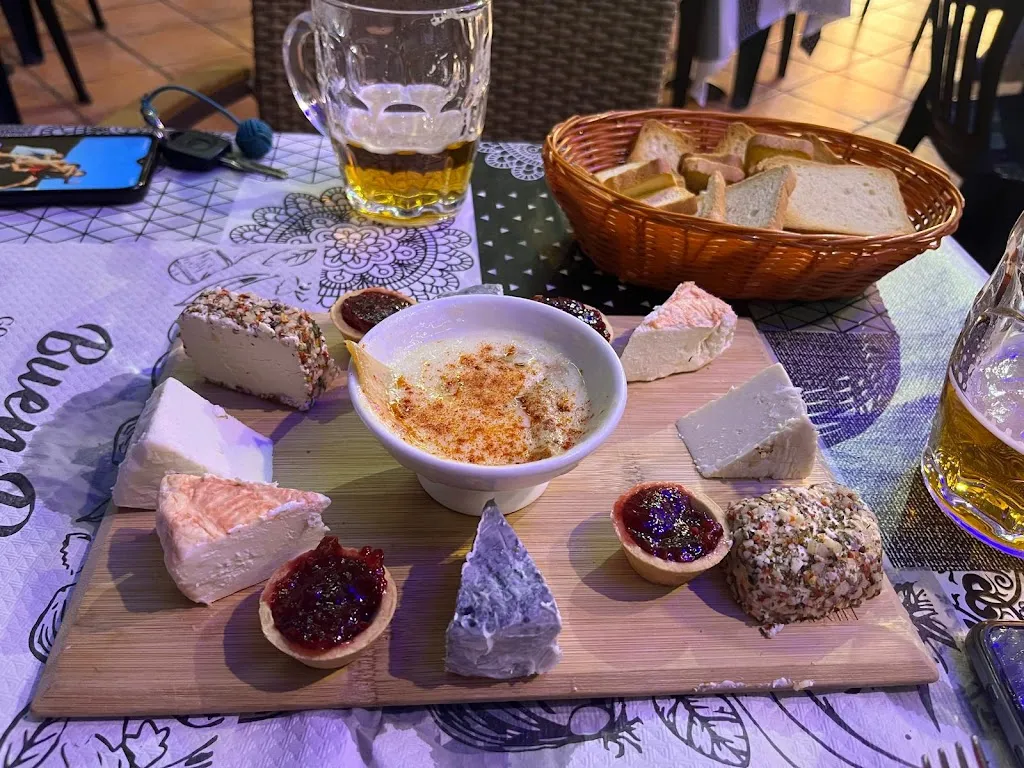 Augusto Luna_RESTAURANTE EL RINCON DE CHISPITA Y DISCOTECA TENEGUIA_Zarza de Granadilla_review