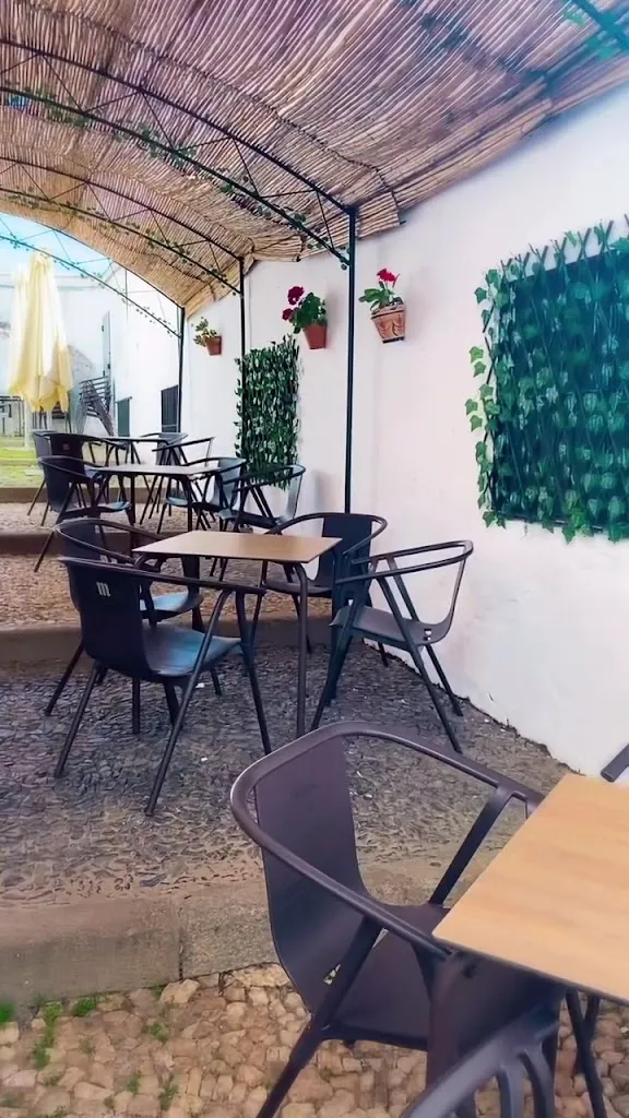 LA PEÑA Café&Tapas_Valencia de Alcántara_slider_image_2