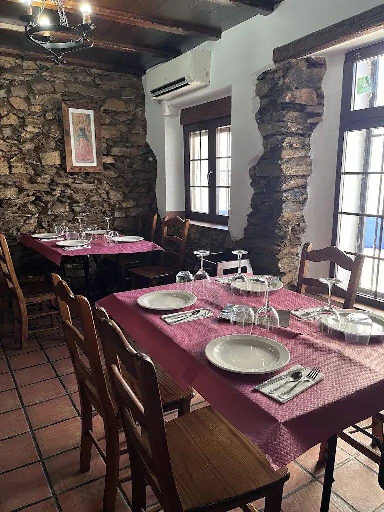 Next 2 restaurant in Positano