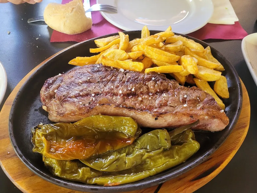 Restaurante los Dolmenes_Valencia de Alcántara_slider_image_3