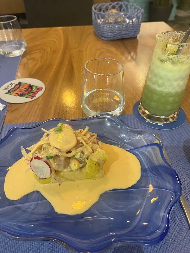 Helen_Sach'a Huaska_Santa Cruz de la Sierra_review