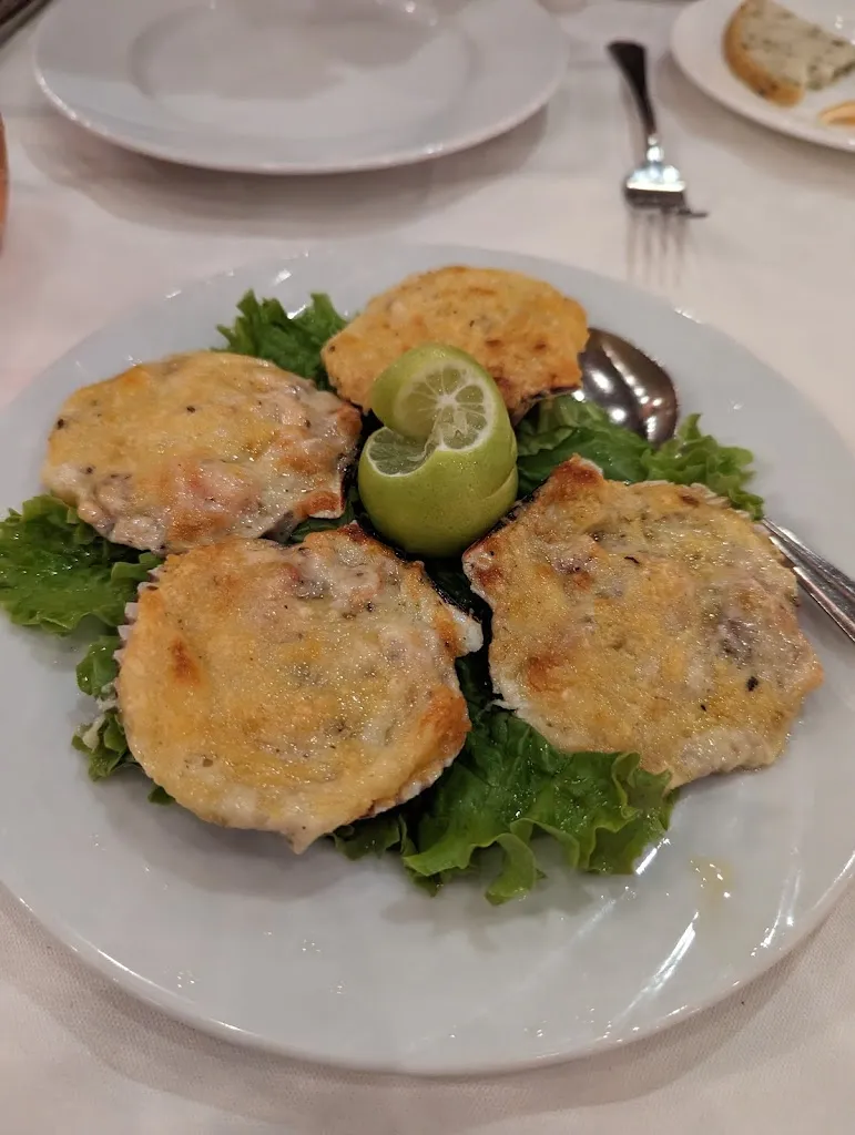 Valentina Grurl_Chalet la Suisse_Santa Cruz de la Sierra_review