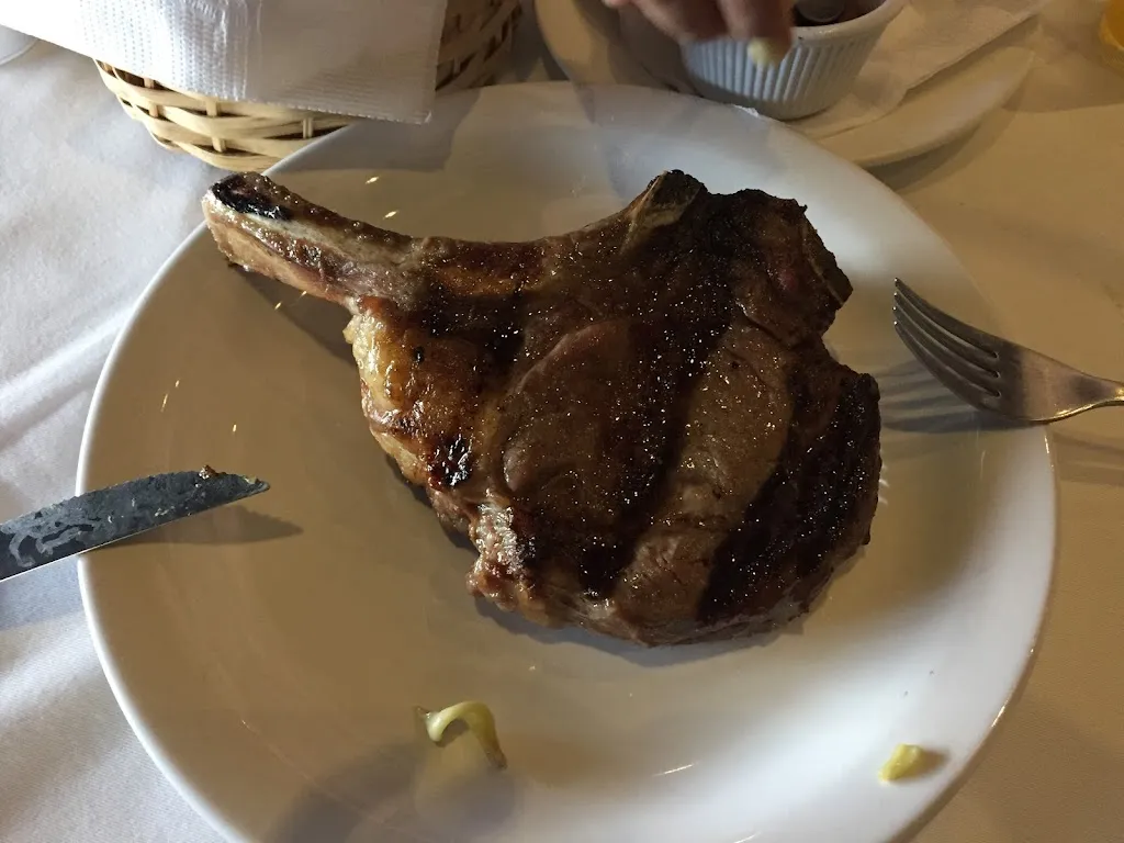 Mario Alberto Luna Terán_Los Hierros Steakhouse & Bar_Santa Cruz de la Sierra_recensione