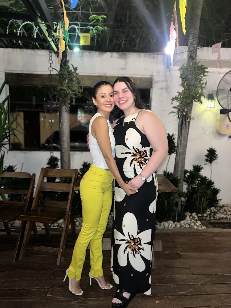 Julia Valverde_Piñata Wey_Santa Cruz de la Sierra_review