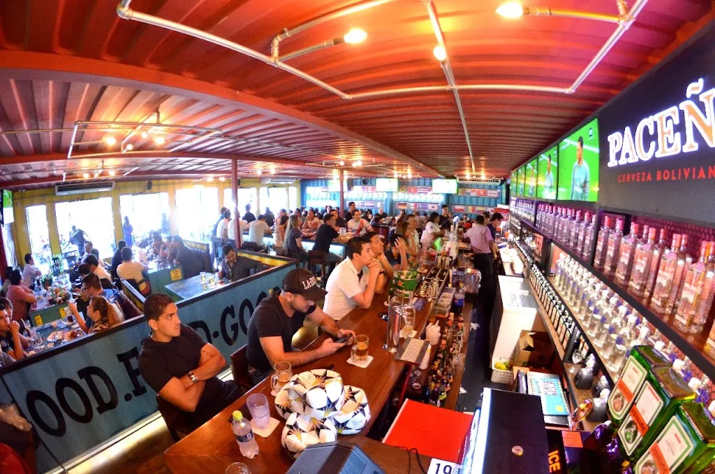 Steel Container Grill & Bar restaurant in Santa Cruz de la Sierra