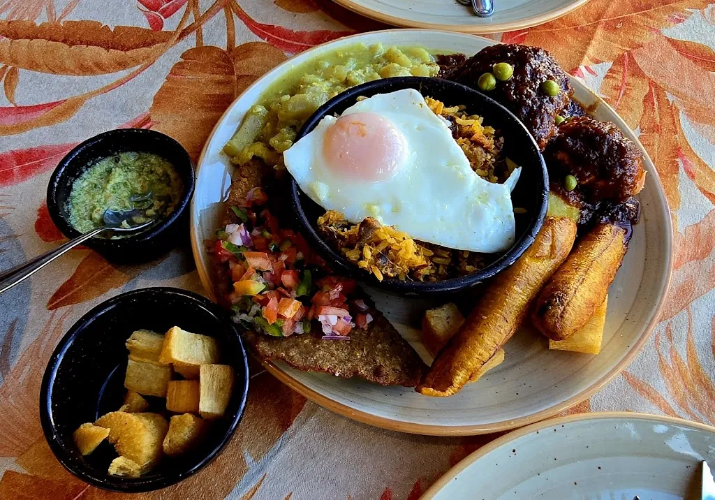 Sergio Medrano Fiorilo_La Casa del Camba_Santa Cruz de la Sierra_review