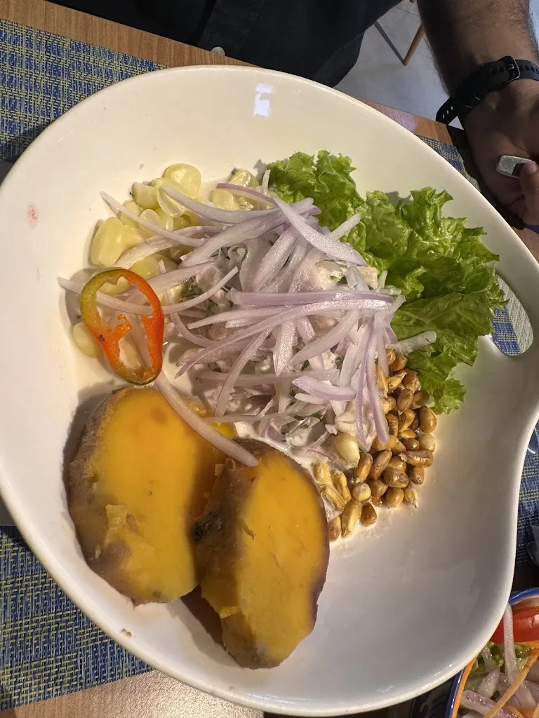 Ilkay_Muelle 18_Santa Cruz de la Sierra_review