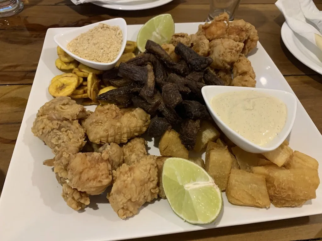 Josh Ritchie_Restaurant El Tabano Santa Cruz_Santa Cruz de la Sierra_recensione