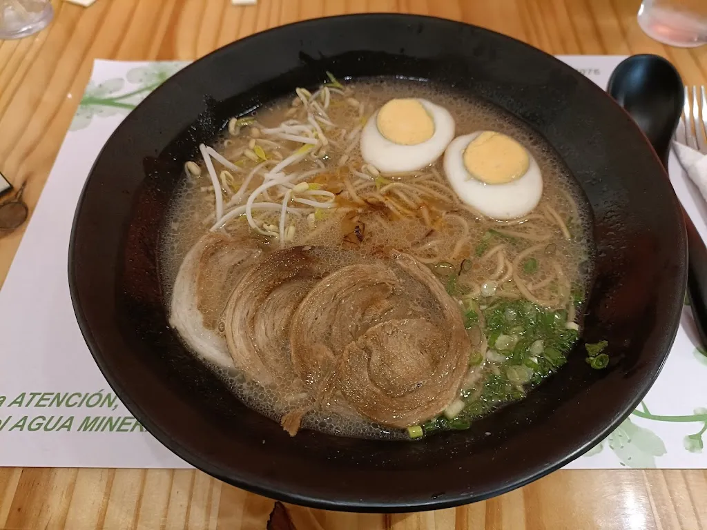 Kevin Walz_MISO Restoramen av. Velarde._Santa Cruz de la Sierra_review