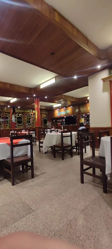 Melanie Flores Oropeza_Restaurante Nueva China_Santa Cruz de la Sierra_recensione