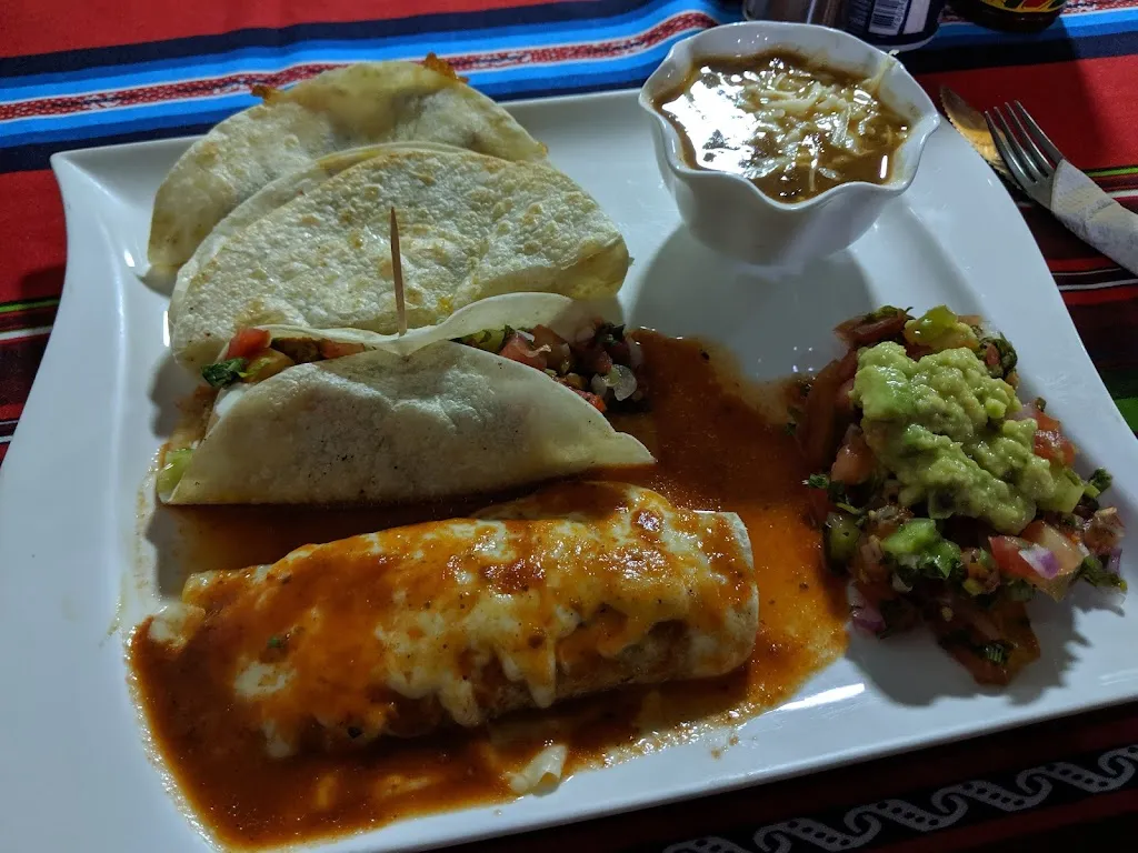 Ryan Fox_Mazatlan Mexican Food Urbari_Santa Cruz de la Sierra_review