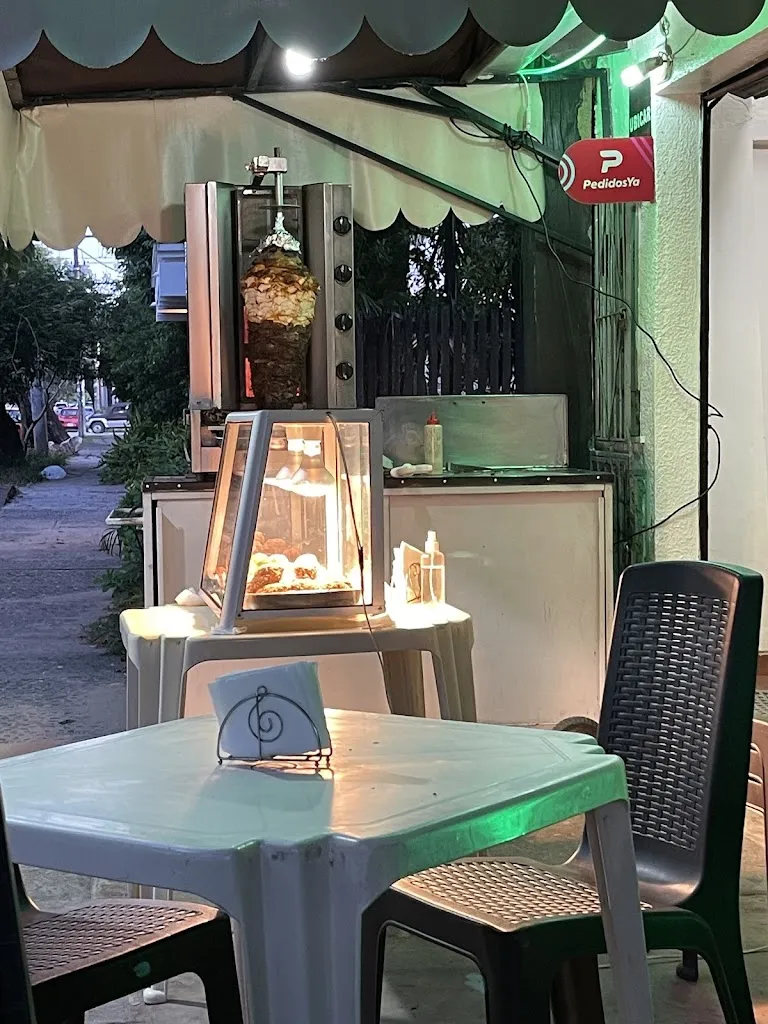 ABDULLAH AL-OBAIDY_Shawarma Mr. Sami_Santa Cruz de la Sierra_review