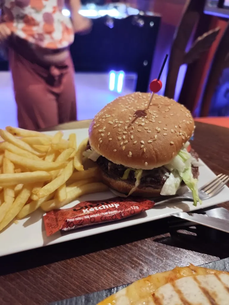 PIZZERIA YERBABUENA_Alcalá del Valle_slider_image_1