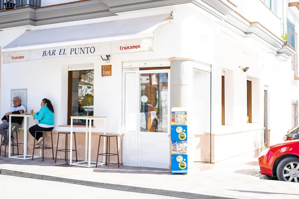 Bar QUE PUNTO restaurant in Alcalá del Valle