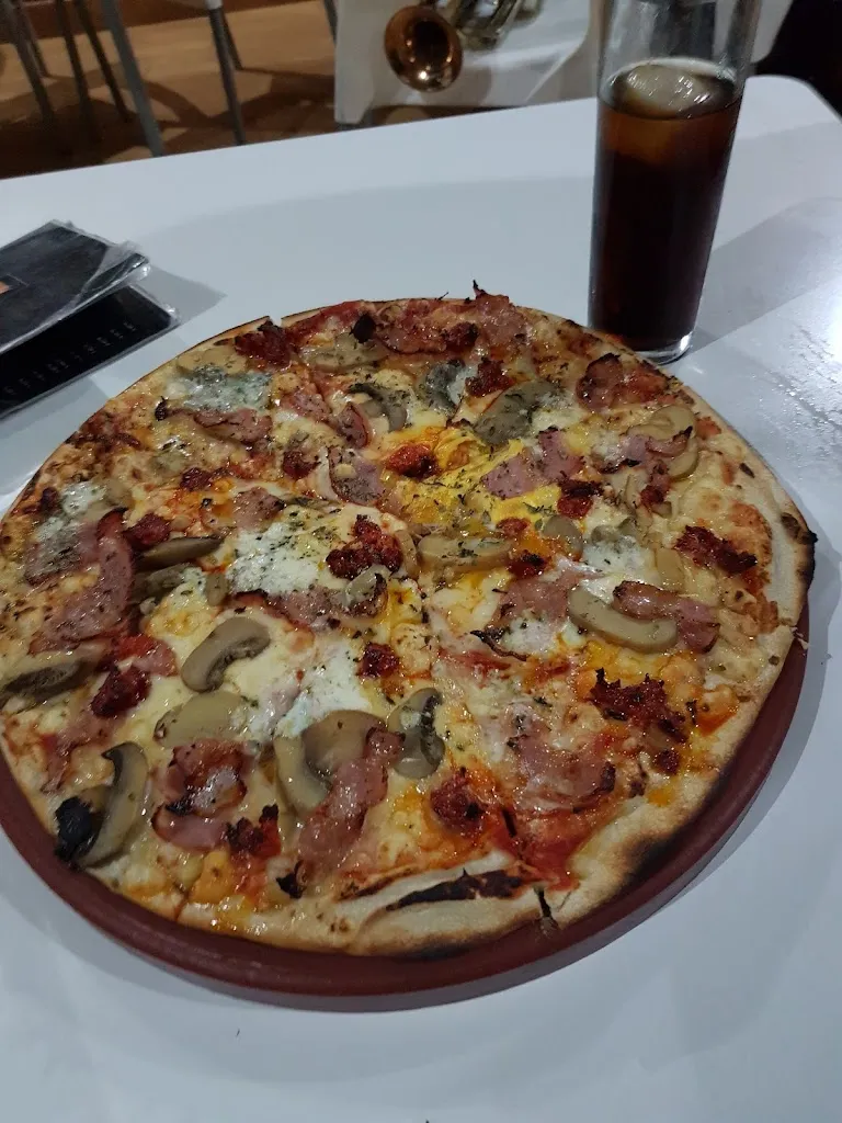 Pizzeria Manolin_Alcalá del Valle_slider_image_2