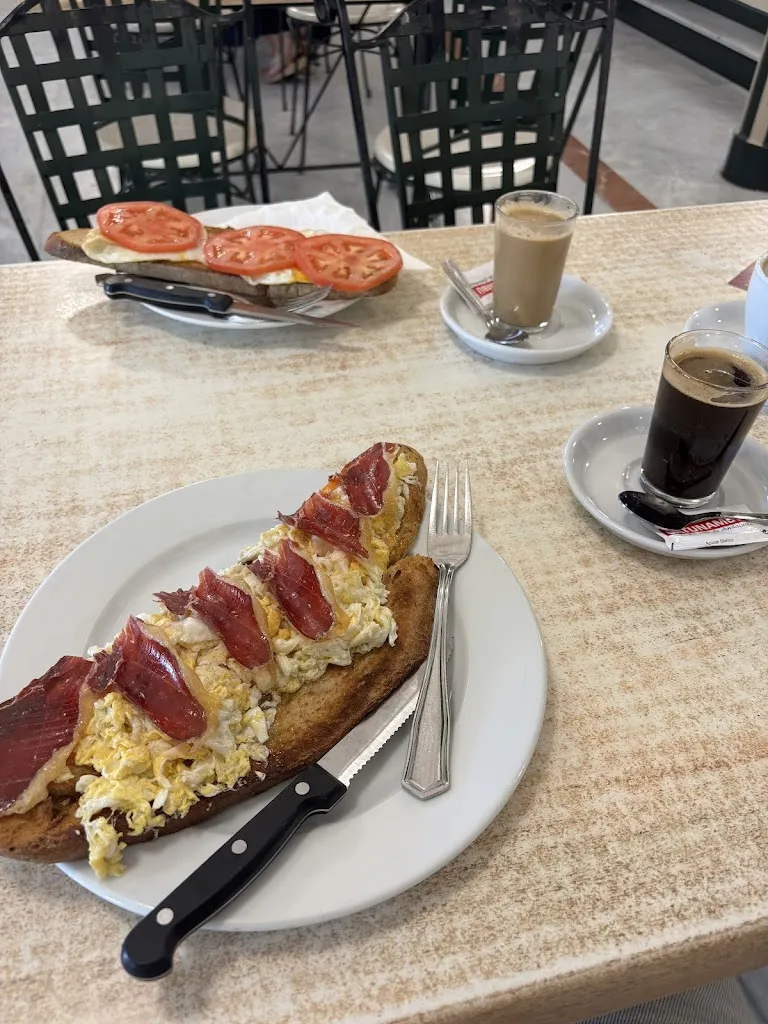 Cem Nalbantoğlu_Restaurante los Corzos_Alcalá de los Gazules_recensione