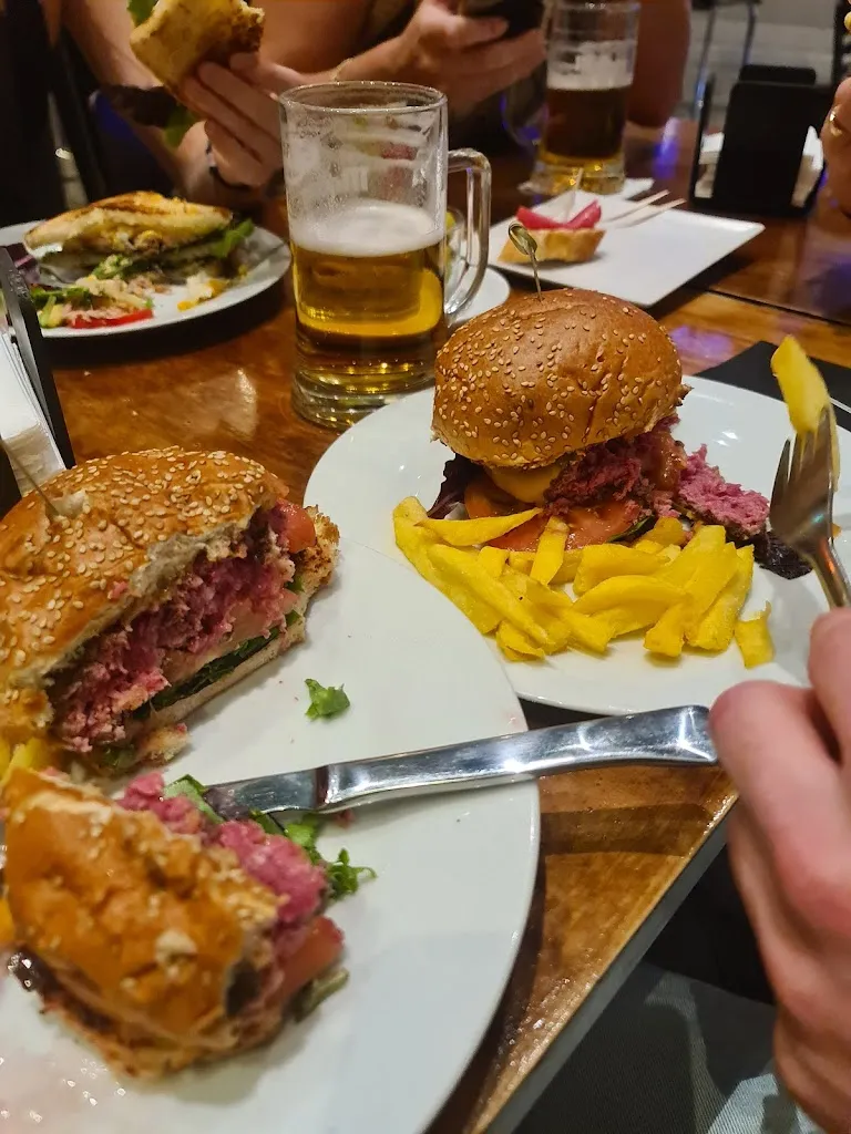 Samuel Lawrence_Taste Me - Restaurante Chamberí con terraza - Carne a la brasa_Ares_review