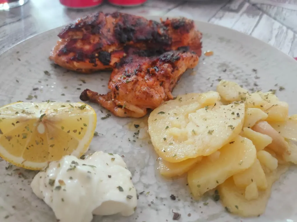 Pencho Frutos_El Nido del Segura Bar Restaurante_Bogarra_review