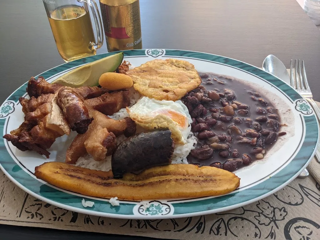 Tomáš Kello_La Papita Colombiana_Algodonales_review