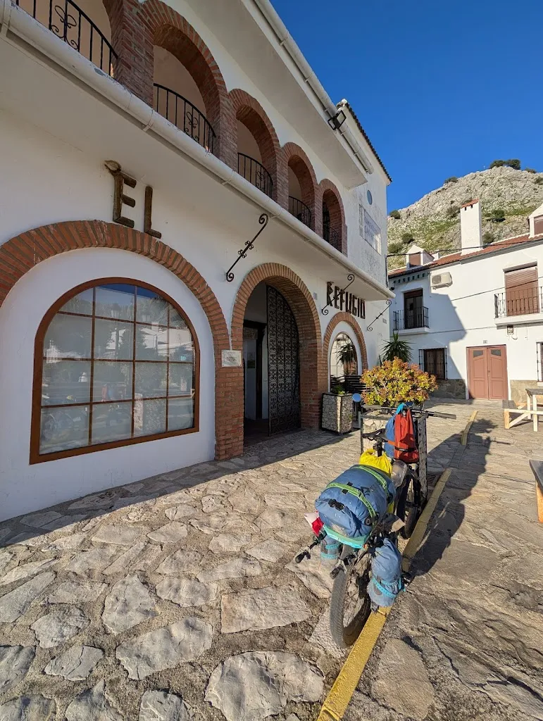 daniel fortier_Refugio de Angélica_Benaocaz_review